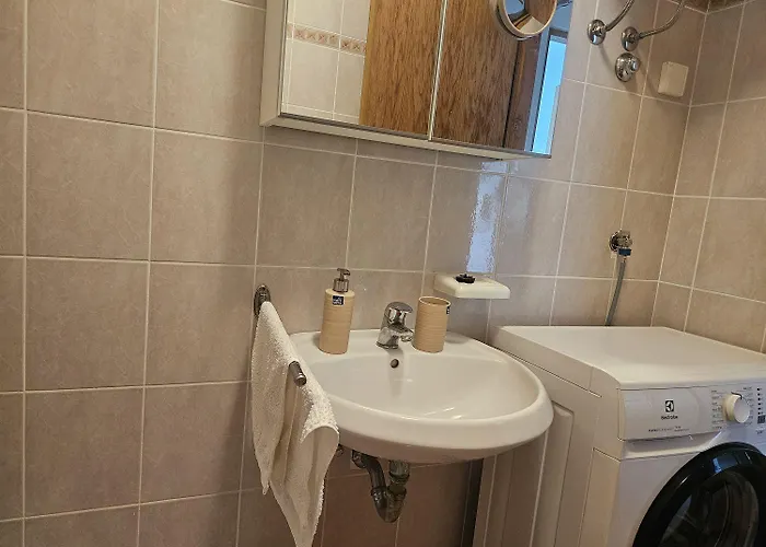 Atemberaubendes Nur 50 Meter Zum Mit Meerblick Lejlighed Novi Vinodolski