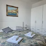 Atemberaubendes Nur 50 Meter Zum Mit Meerblick * Novi Vinodolski