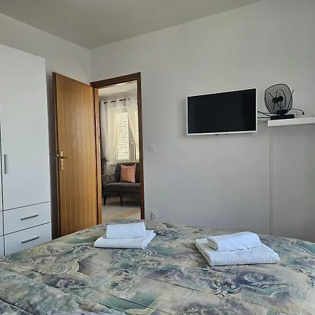 Atemberaubendes Nur 50 Meter Zum Mit Meerblick Apartman